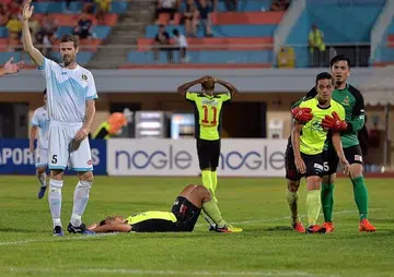 Tampines hand Albirex advantage in title race