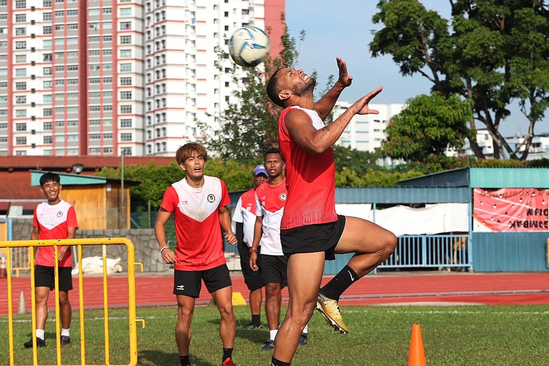 While Luiz Junior (heading the ball) was with Botafogo in 2009, he played against a teenage Neymar during his debut season at Santos.