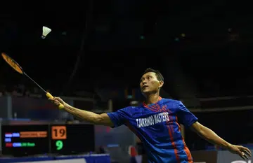 Badminton star Lin Dan shocked by Indonesian Kuncoro in Singapore Open