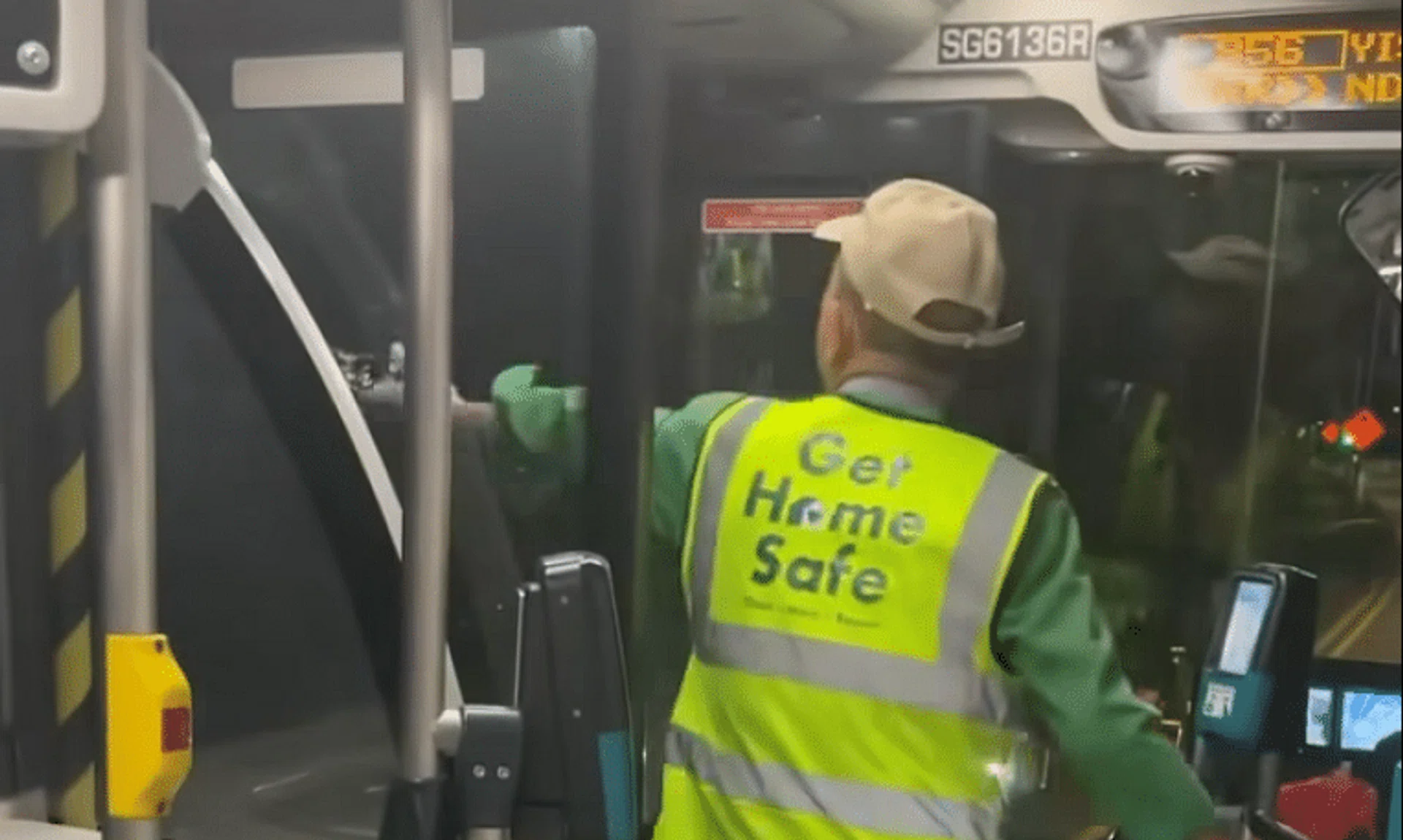 In the video, the bus is at a standstill as the bus captain of bus service 856 is heard telling off an enraged cyclist in Hokkien for hogging the road. 