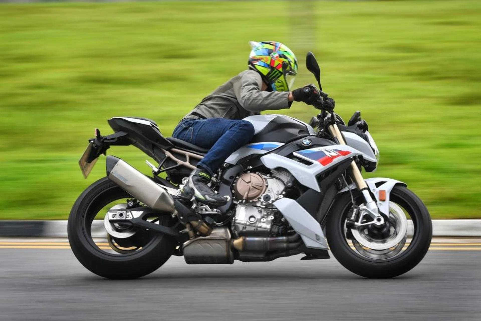 The keyless S1000R feels more like a race motorcycle that has been given street-legal status.