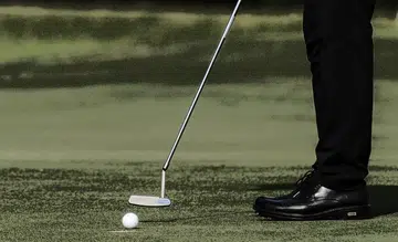 China shuts golf courses in crackdown