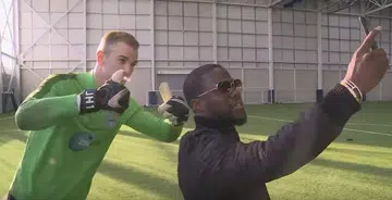Kevin Hart versus Joe Hart