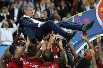 Santos does a Leicester with Portugal