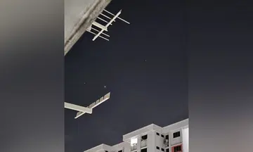 Skygazers catch glimpse of Mars in night sky despite cloud cover
