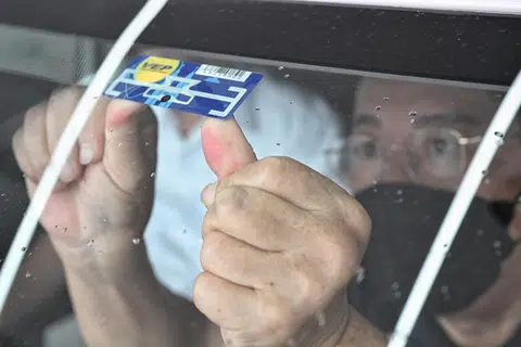 S'pore drivers fined a total of $290,000 in three months for entering Johor without VEP tag