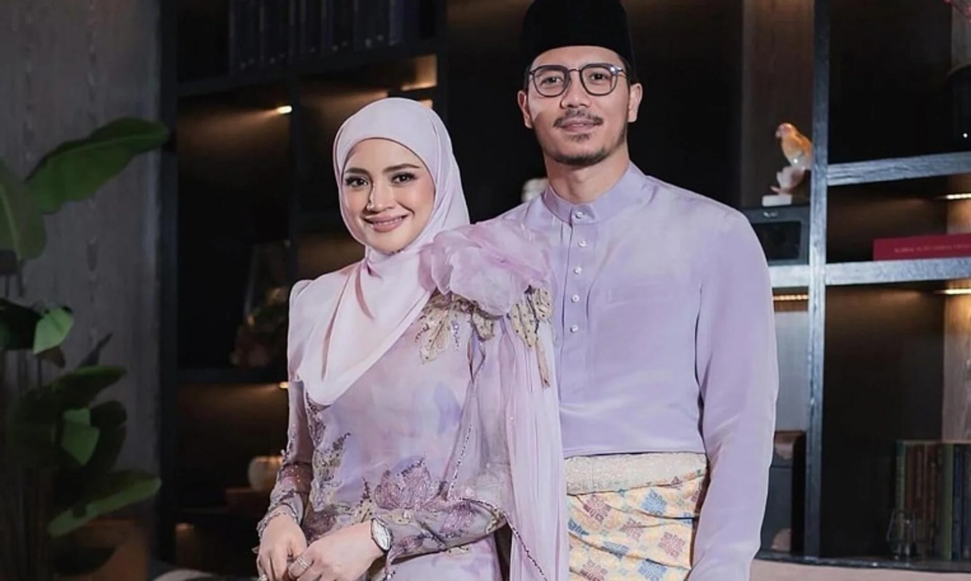 Nur Fazura was reportedly seen at the Syariah Court in Petaling, Selangor, to file for divorce against Fattah Amin.