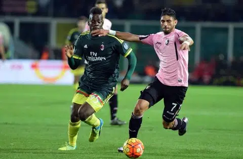 Balotelli screws up again - this time on his hometown