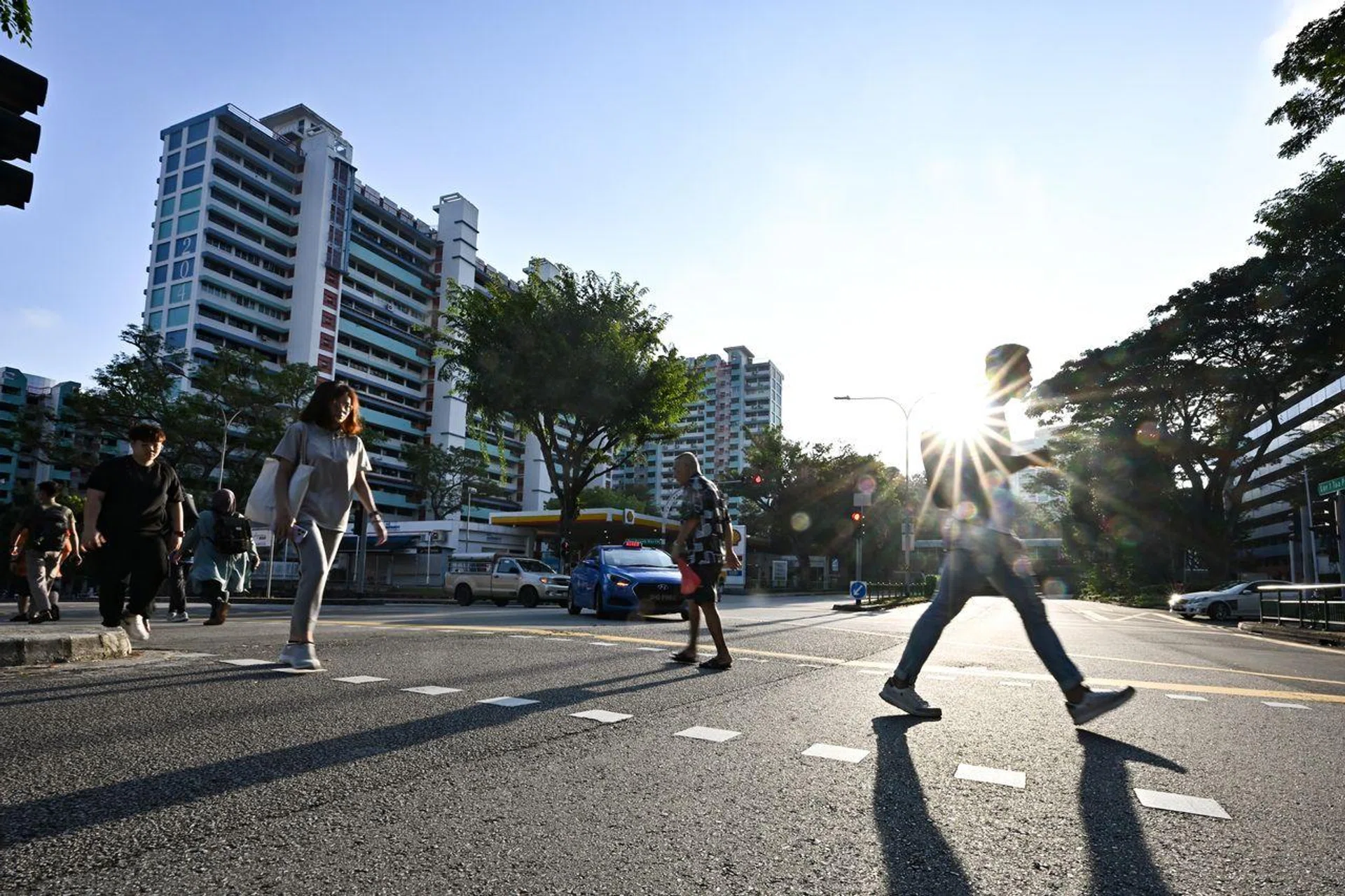 Periods of high heat stress can occur even without a heatwave. 
