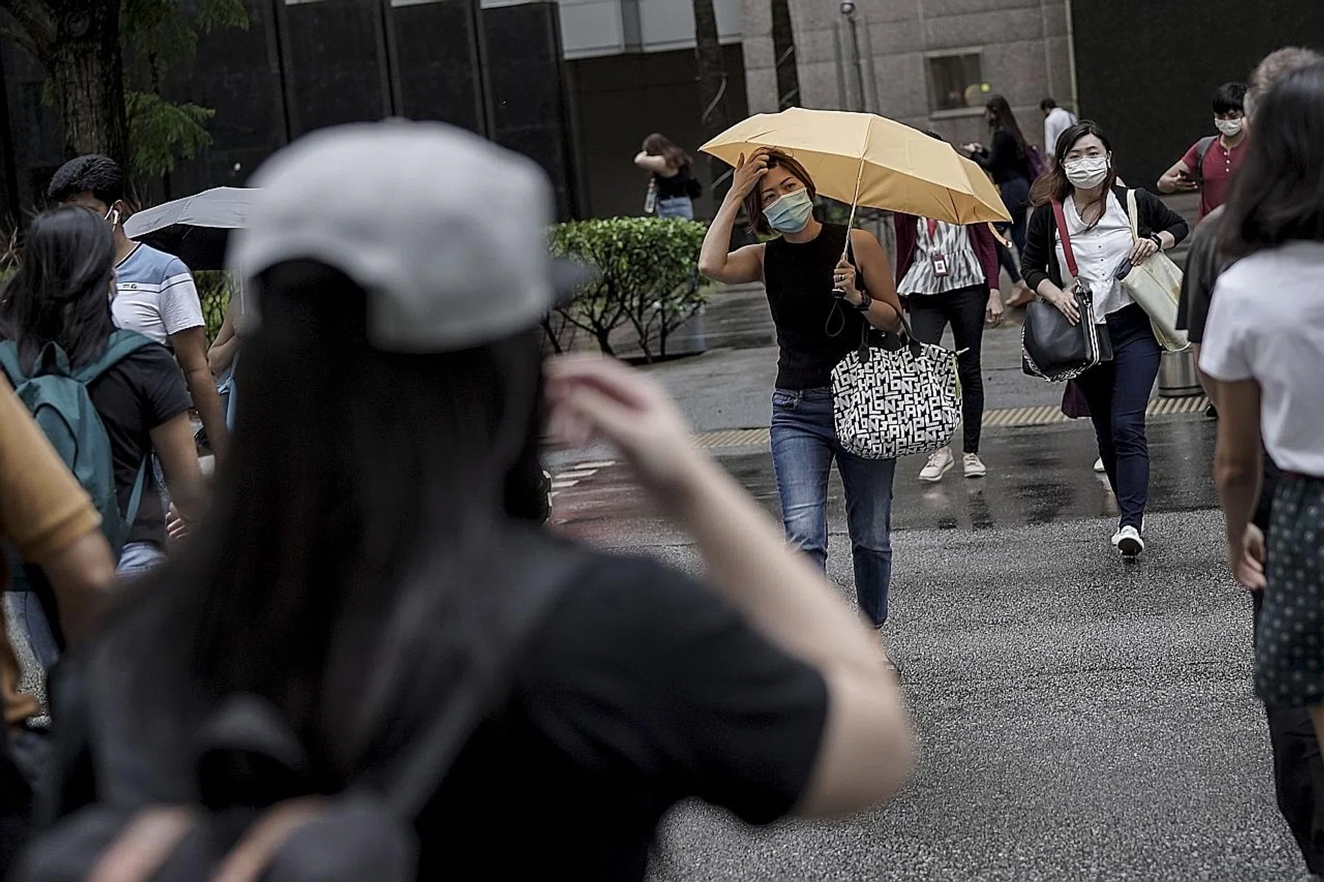 Singapore's strong employment outlook recovery reflects employers' growing confidence, said an observer.