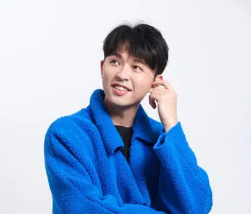 Eason Lee goes from performing at funerals to singing in concerts