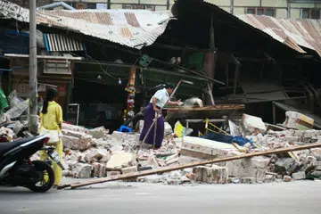 Aftershocks rattle Mandalay as rescuers search for survivors in Myanmar quake