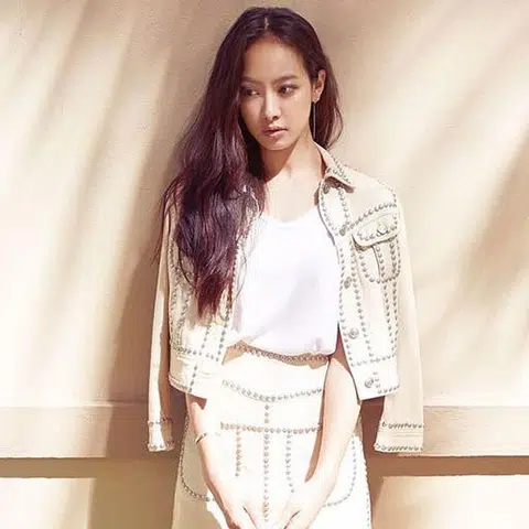 Fans angry after Chinese K-pop stars display patriotism