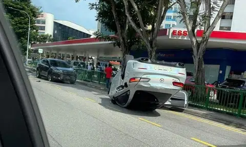 Two injured in accident involving three cars, lorry and cyclist in MacPherson