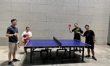 Table tennis 'train-ing' at Esplanade MRT station