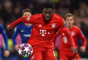 Bayern's rising star, ex-refugee Davies raises funds for those forced to flee