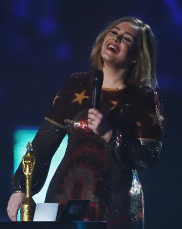 Adele to debut music videos at awards