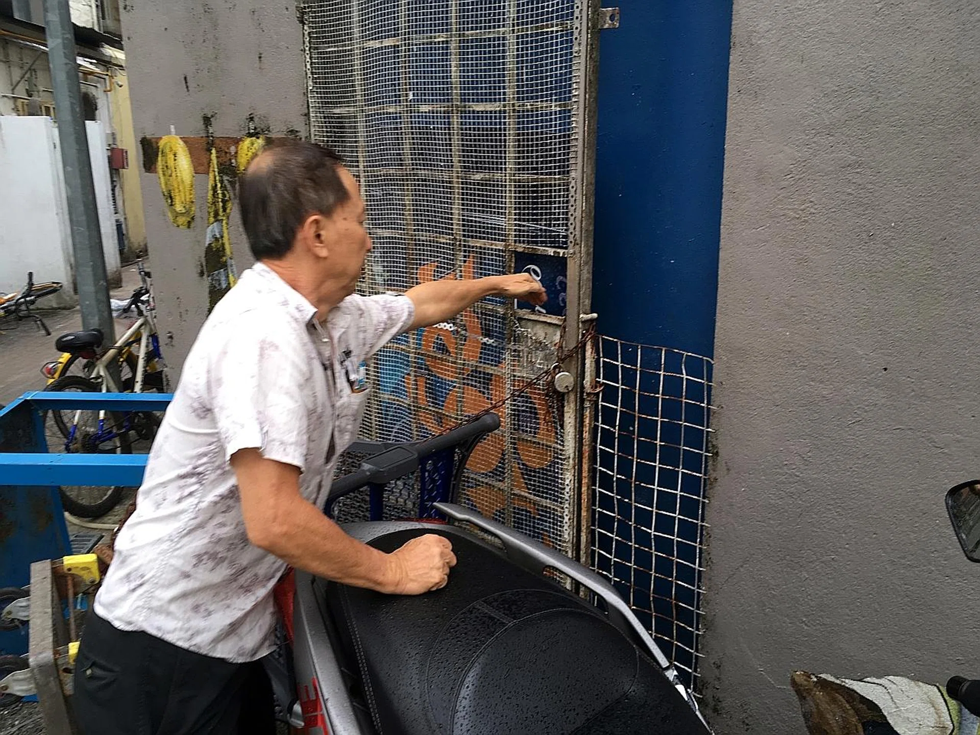 The back gate of the shop that the six teens had broken through to get into the store. 