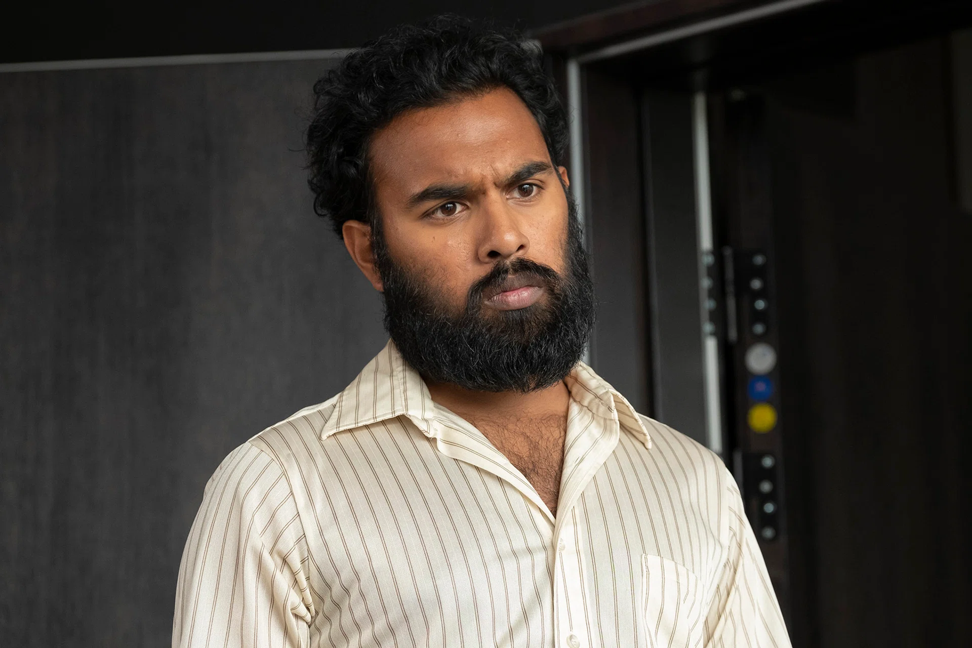 Himesh Patel plays Mahir, an inventive fixer who assists John David Washington and Robert Pattinson's characters in Tenet. 