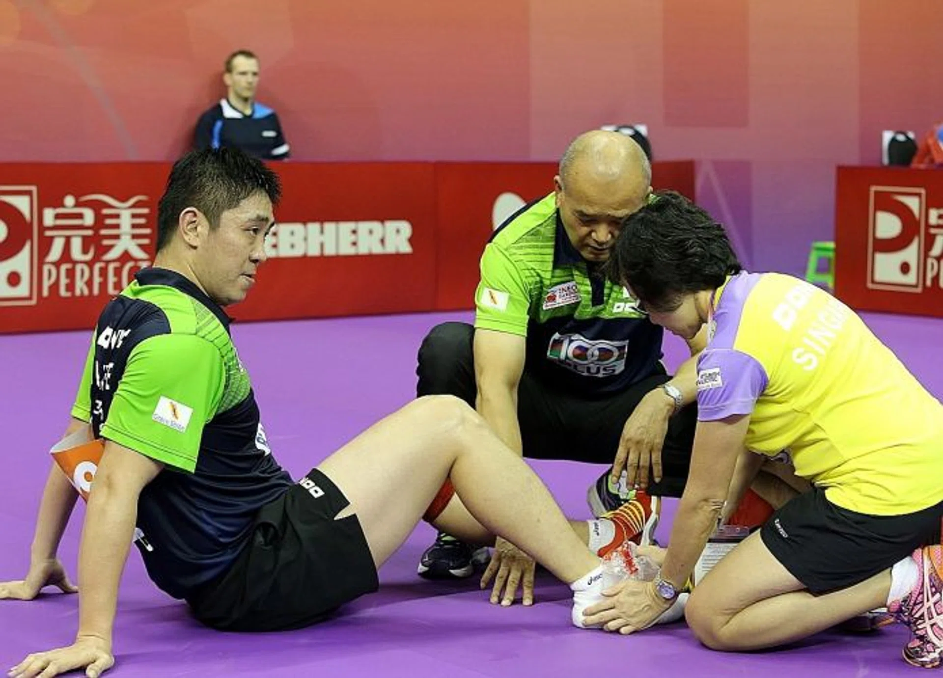 IN NEED OF REST: Gao Ning (above, left), who injured a tendon in his right foot in the 3-2 Group C loss to Poland at the World Team Table Tennis Championships last Sunday, was sent home yesterday to rest.