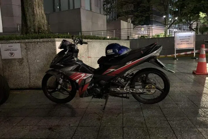 787