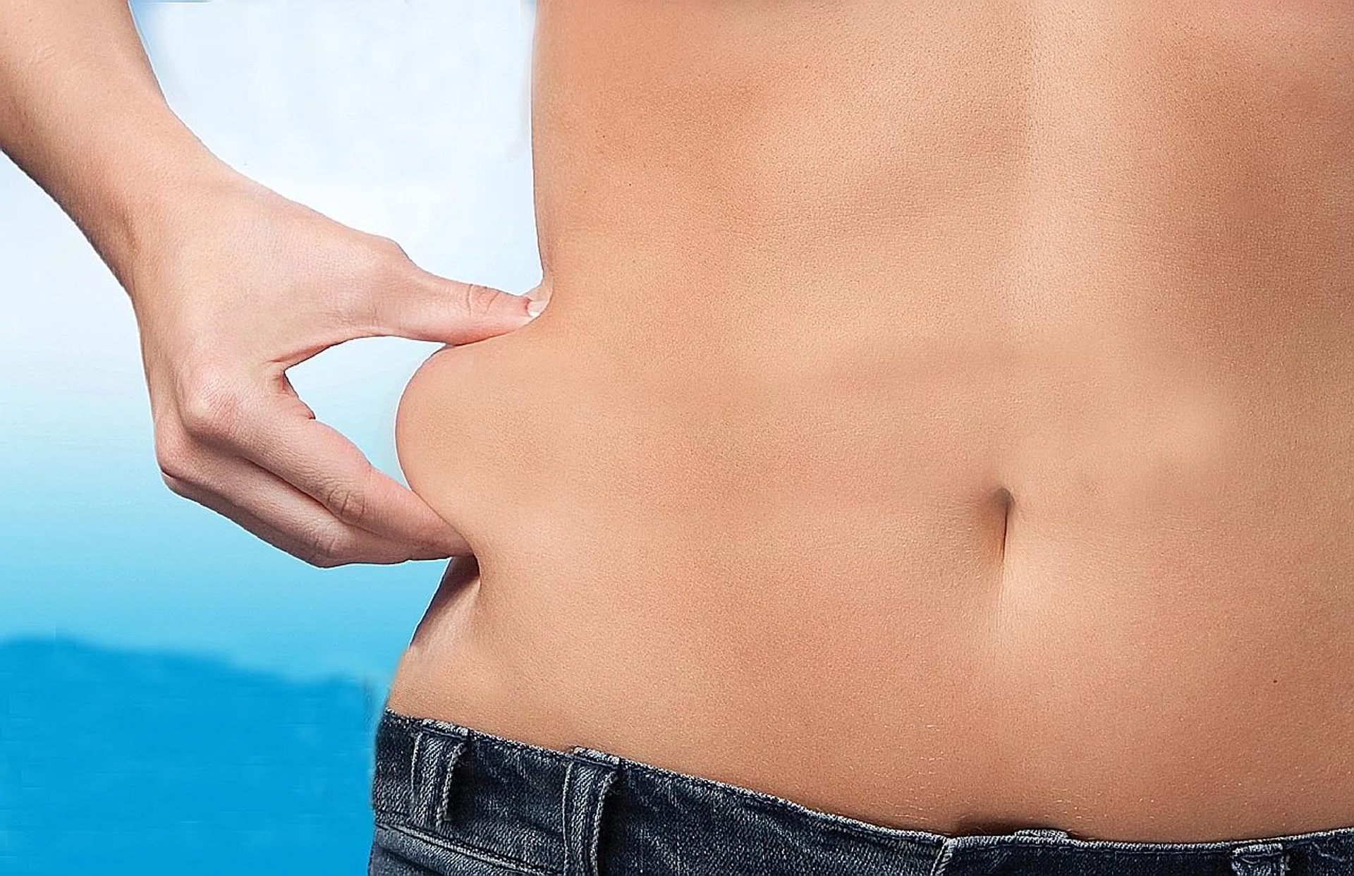 CoolSculpting freezes and removes fat cells from a targeted area. 