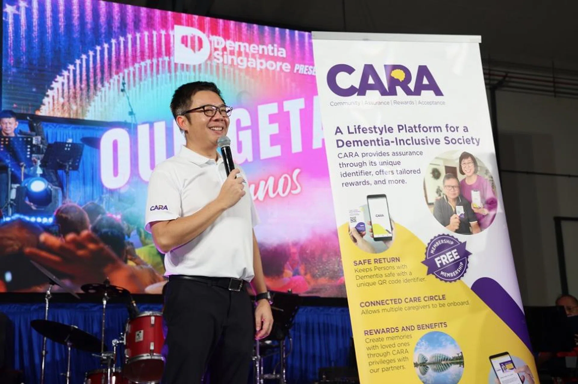 Dementia Singapore's Advocacy & Communications director Bernard Lim launching the updated Cara app.