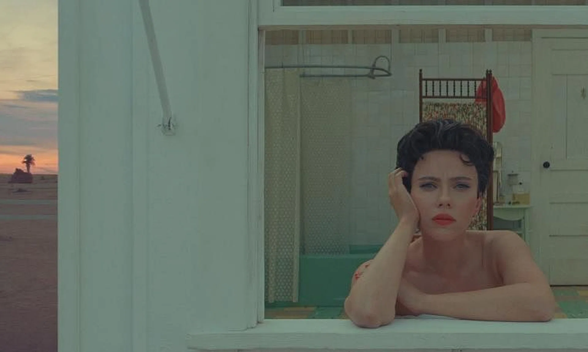 Scarlett Johansson plays an actress in Asteroid City.