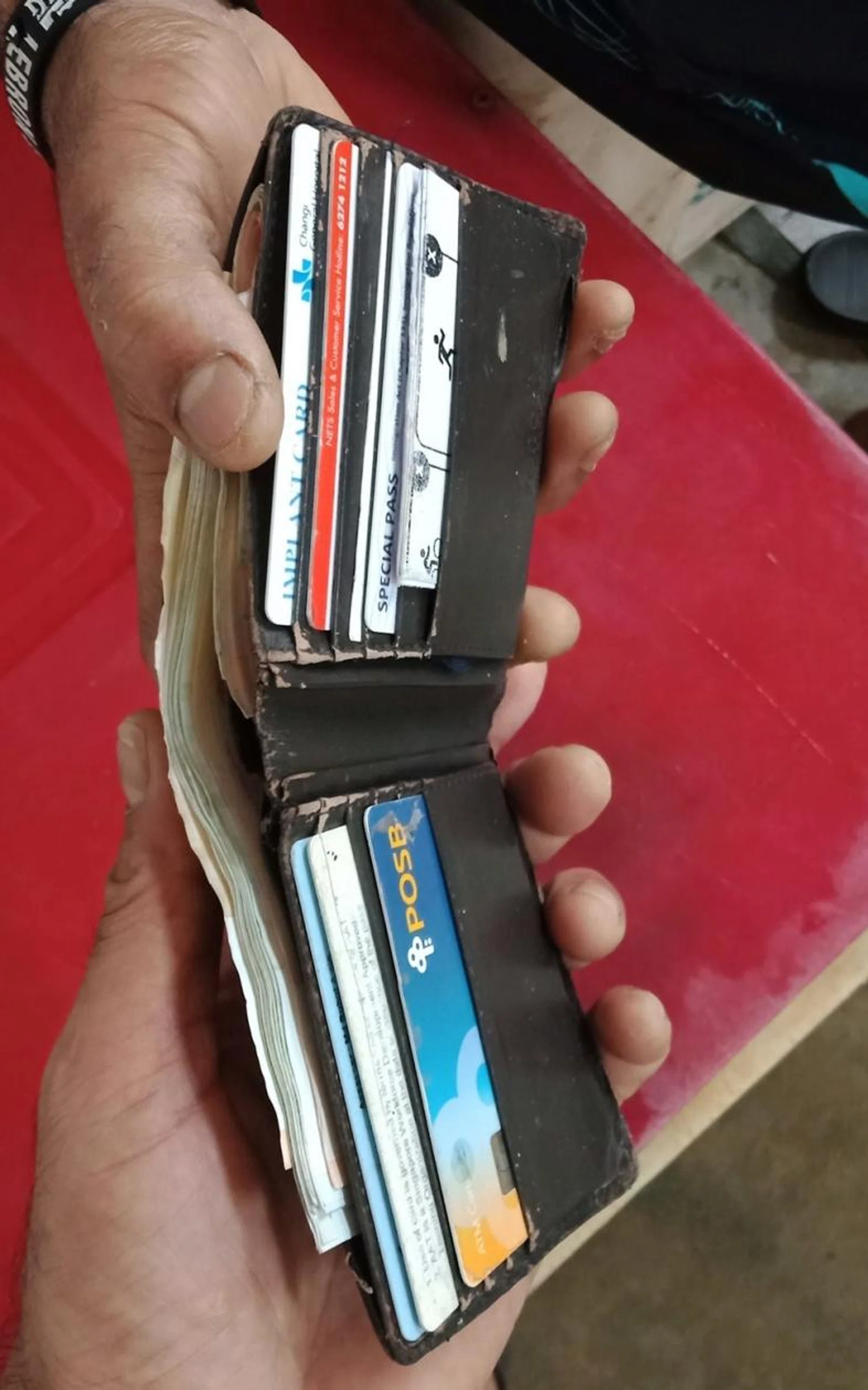 787