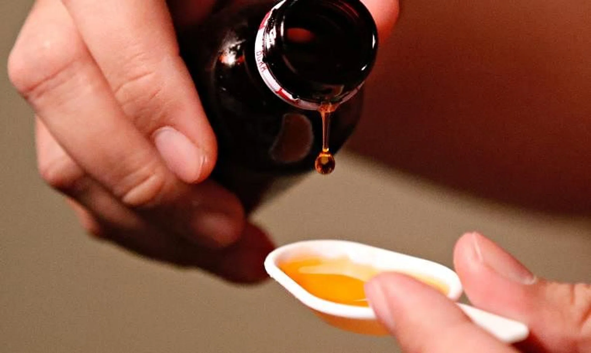 Indonesia has temporarily banned sales of syrup medicines after deaths of children caused by acute kidney injuries.