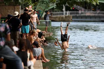 S'pore travellers flock to popular destinations amid record heat