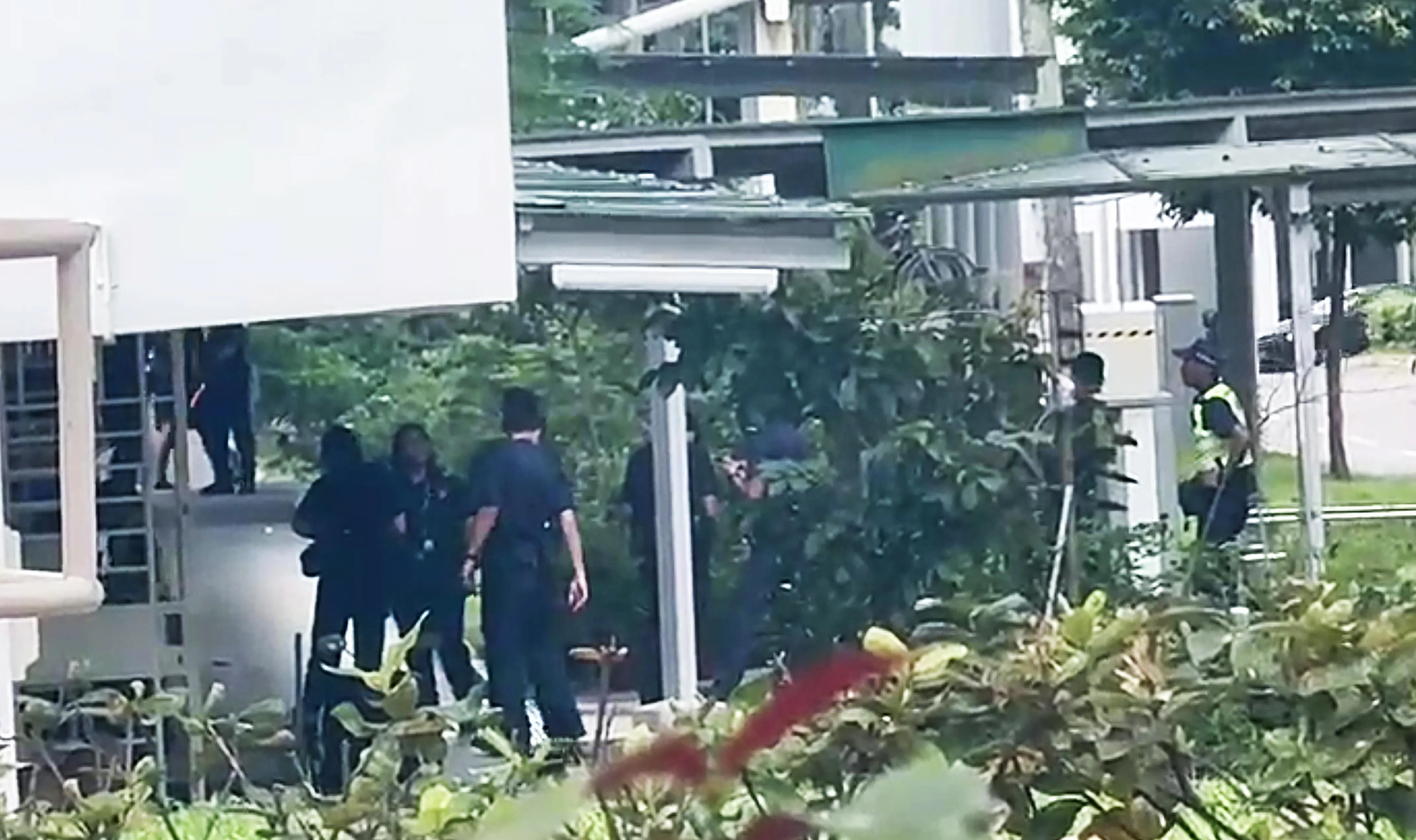 Man arrested for suspected drug offences in Boon Lay; police searching for e-bike rider