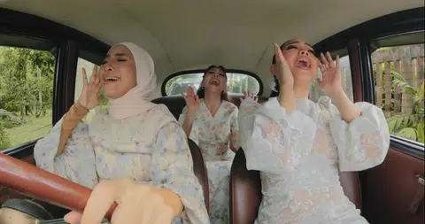 M'sian group De Fam have millions of people going 'Alamak!'