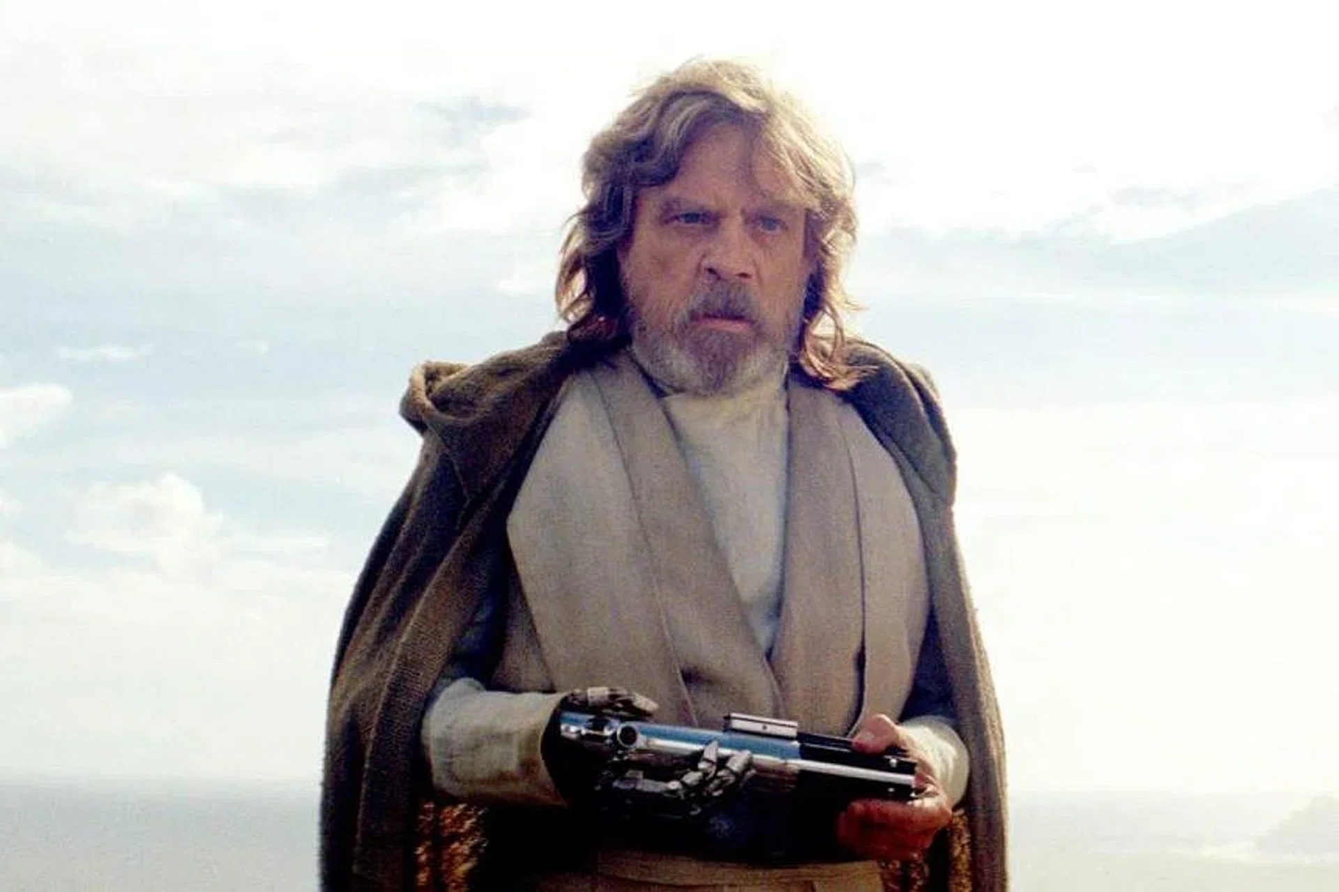 Mark Hamill has lent his voice to Air Alert, a mobile phone app linked to Ukraine’s air defence system.