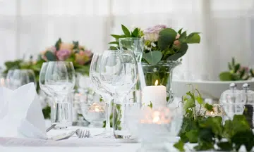 Couples go online to offload wedding banquet bookings