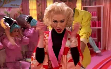Gwen Stefani records live music video during Grammys