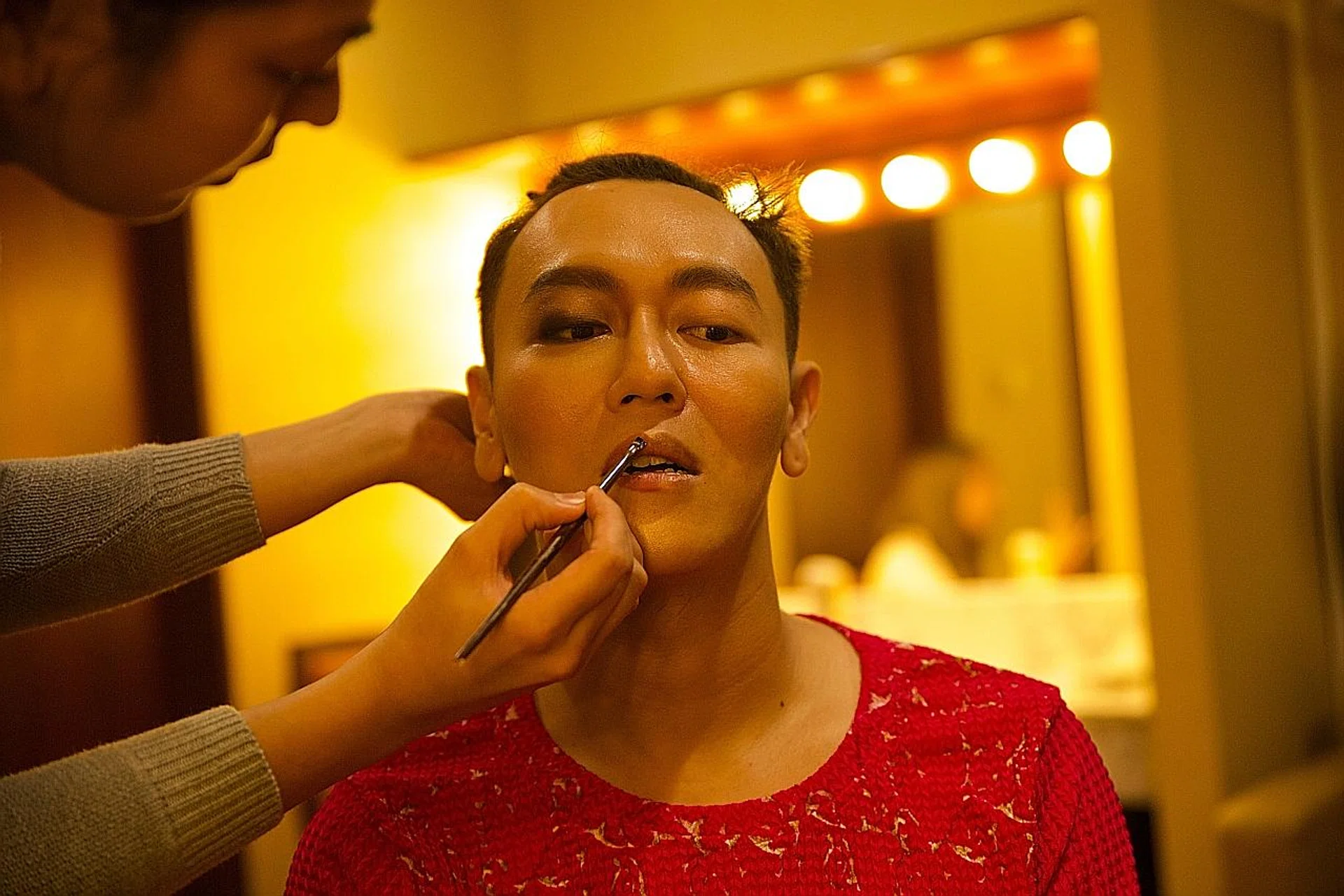 Actor Jaspers Lai transforming into his character in Super Mommy.