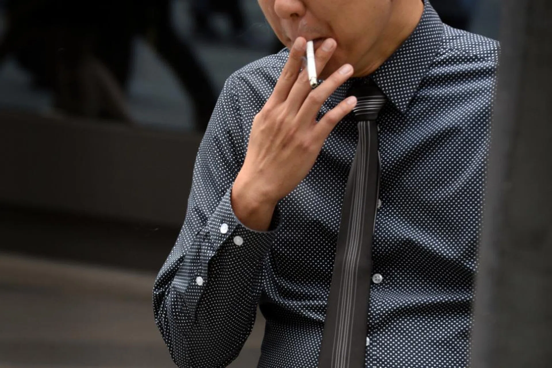 Will raising the minimum legal age for smoking work in Singapore?