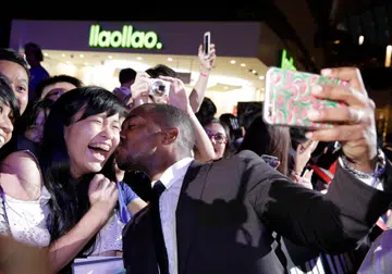 Singapore goes mad over Mackie
