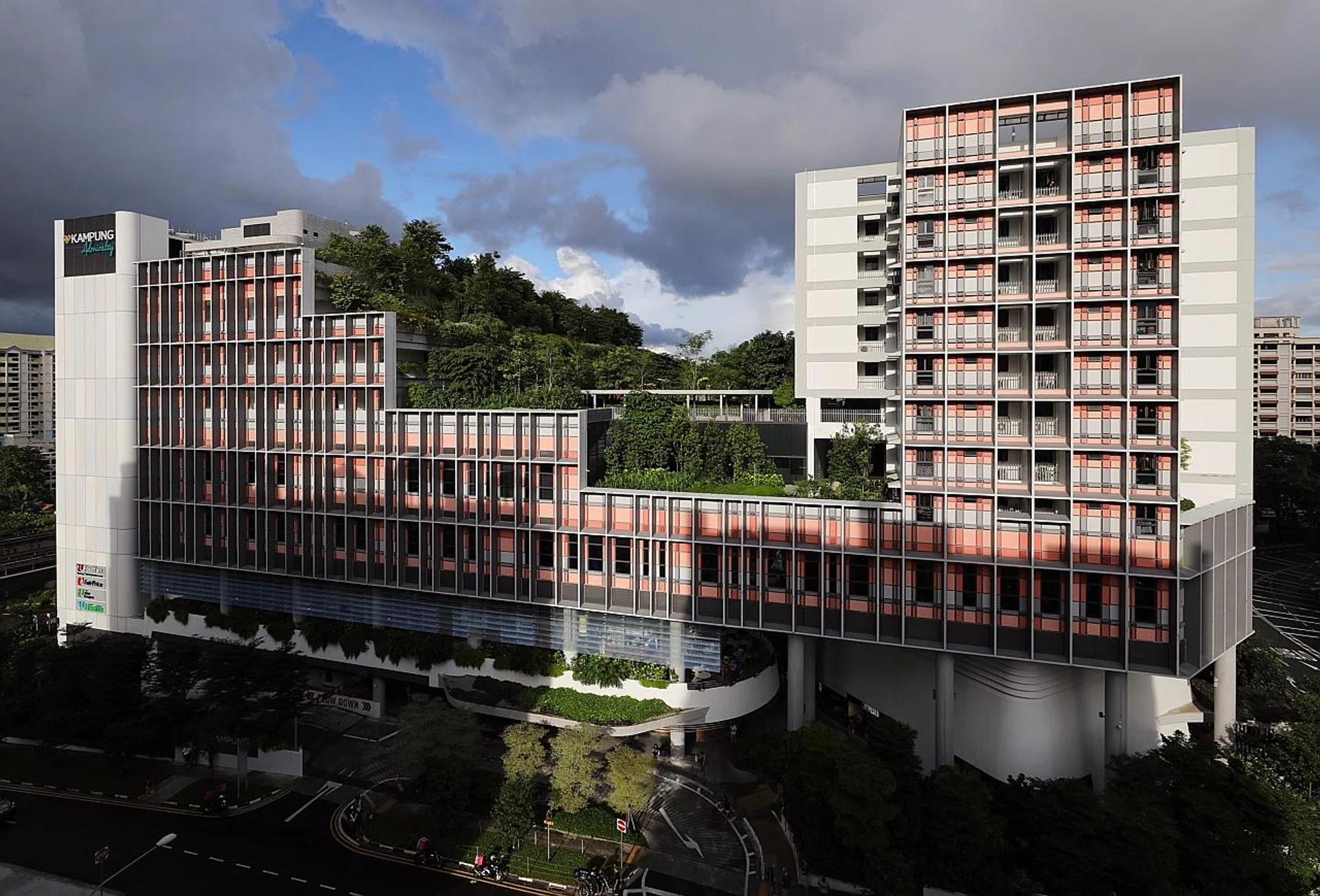 Kampung Admiralty beat 535 projects from 57 countries to snag the top prize. 