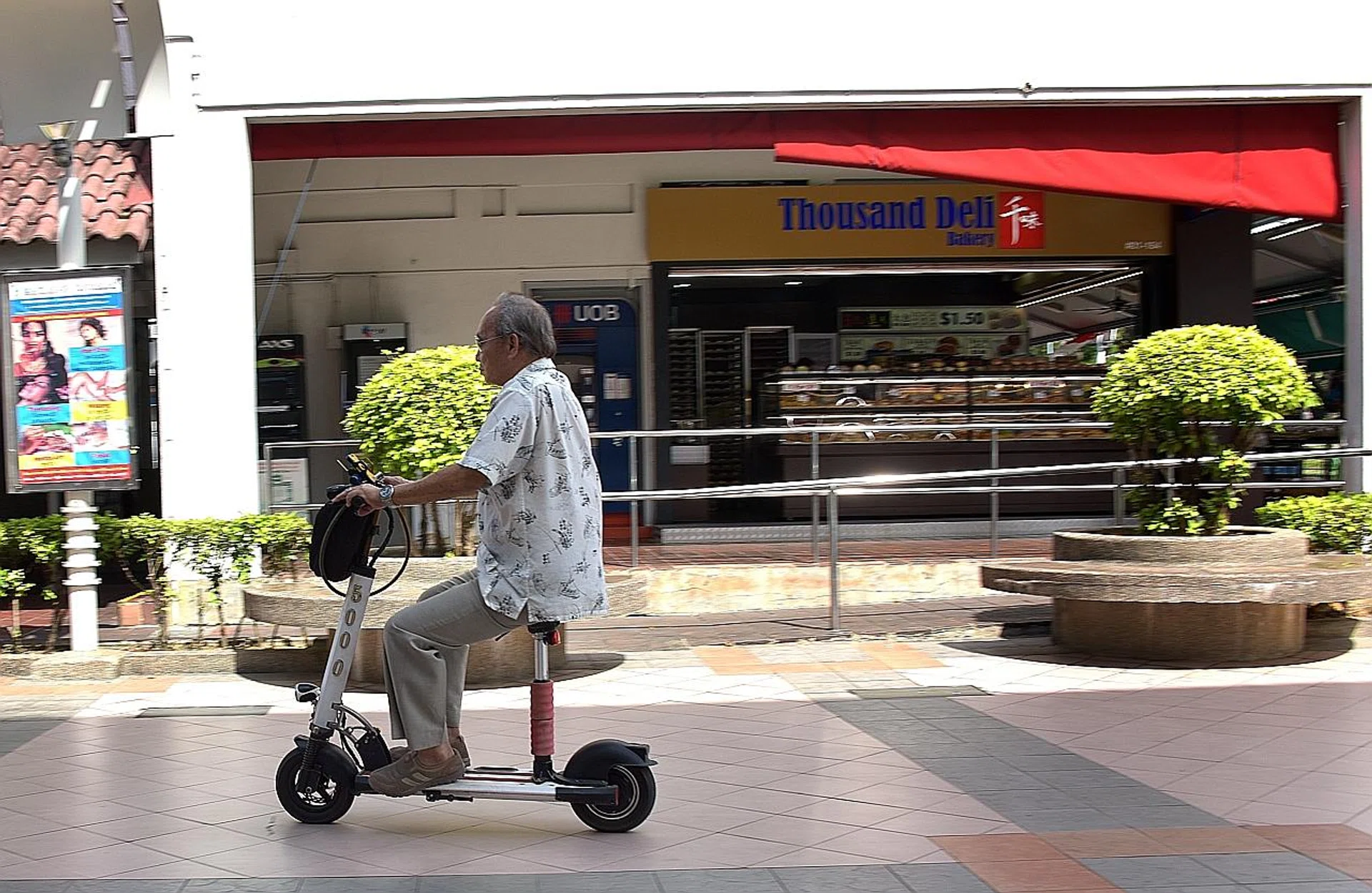 “It allows them to connect with their social network, preventing isolation, and improving their sense of well-being.” – Associate Professor Thang Leng Leng on why the elderly use mobility scooters (above)