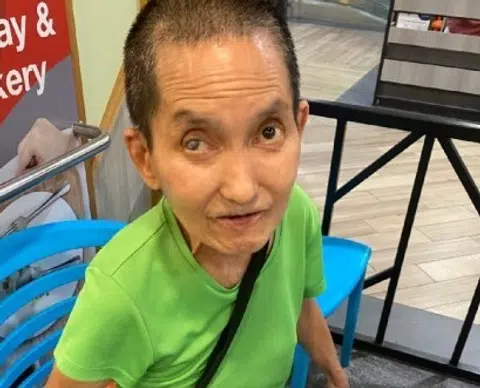 Woman travels daily from Hougang to Yishun, where people pay for her meals
