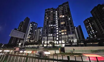 Lower electricity and gas prices January to March