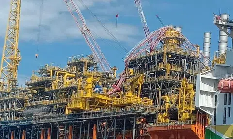 Search for worker ongoing after shore crane topples at Keppel shipyard in Tuas