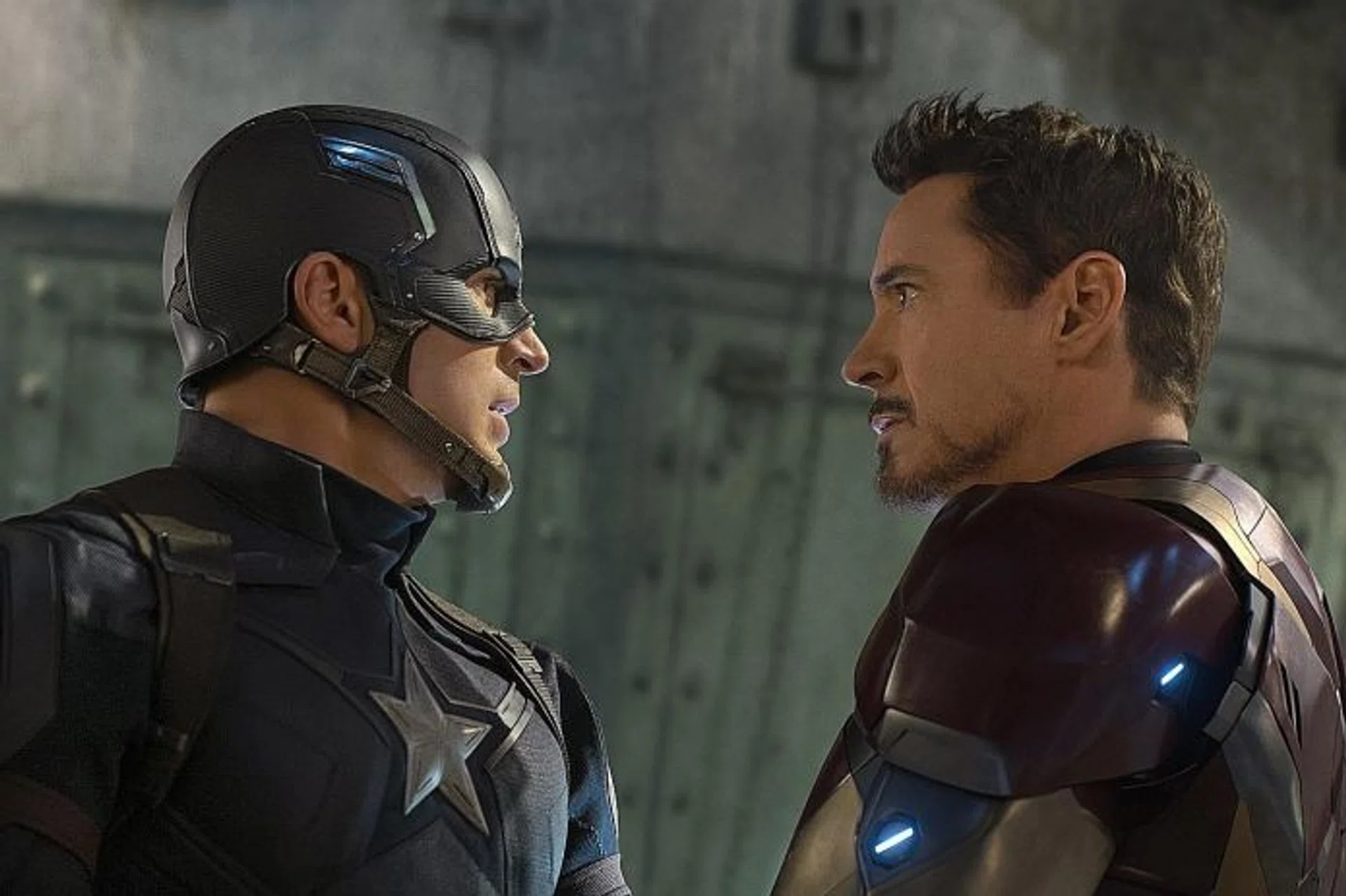Captain America vs Iron Man