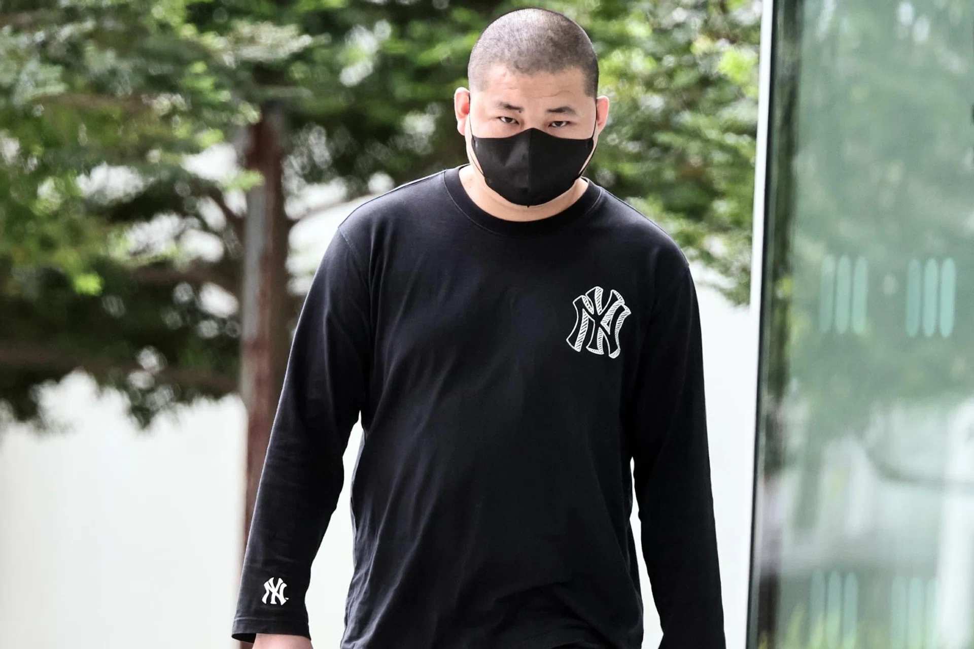 Chen Guangyun, 39, had given the money to Poo Tze Chiang, then a station inspector with the Singapore Police Force’s Secret Societies Branch.