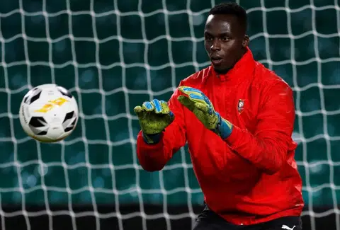Rennes goalkeeper Mendy on brink of Chelsea switch