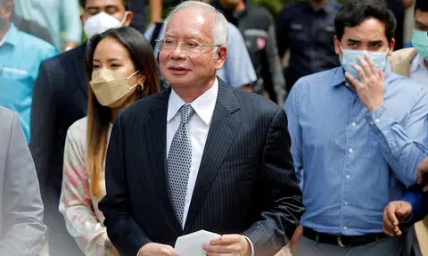 Malaysia drops 1MDB-linked charges against ex-PM Najib