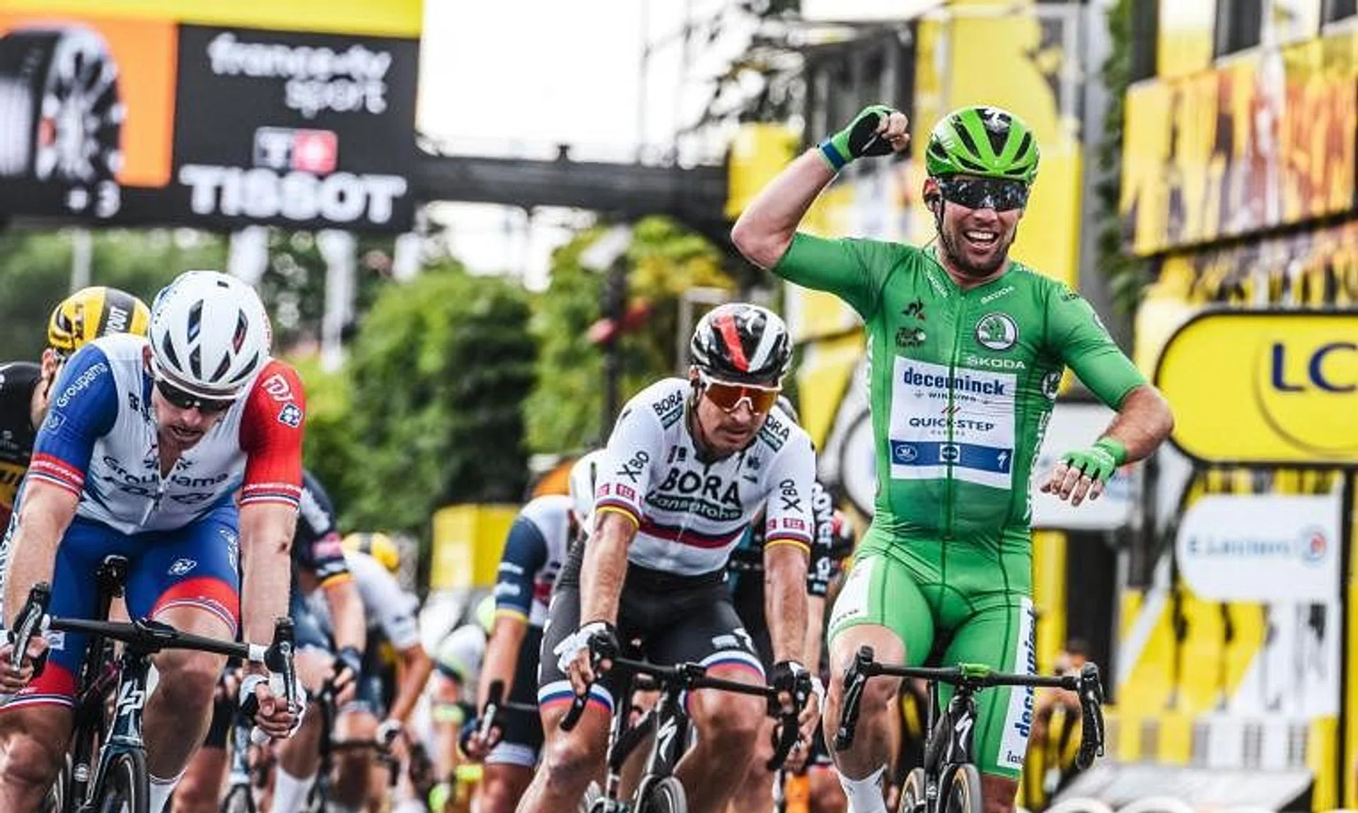 Mark Cavendish headlines 32 riders from eight of the world's best professional cycling teams that will feature here.