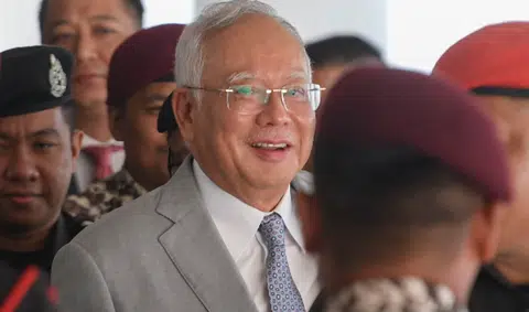 1MDB trial adjourned as Najib Razak has diarrhoea